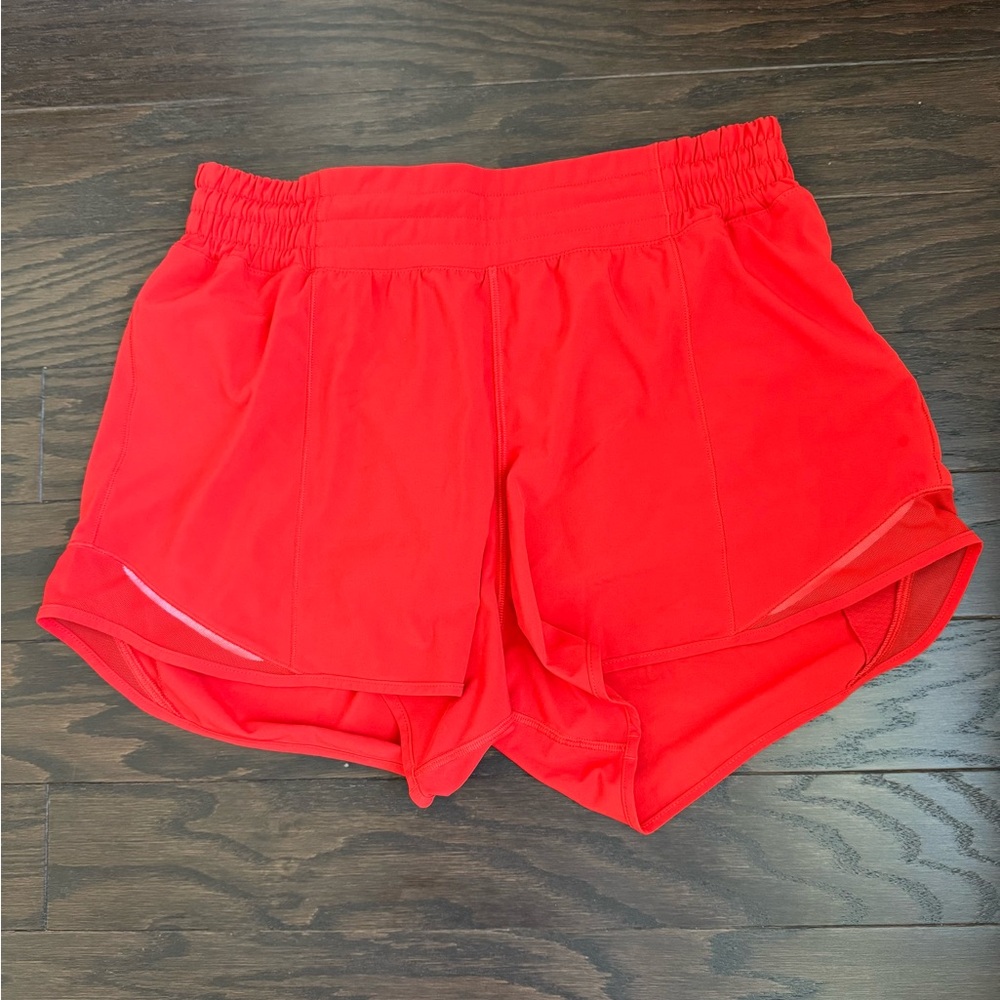 Lululemon Hotty Hot shorts - hot heat